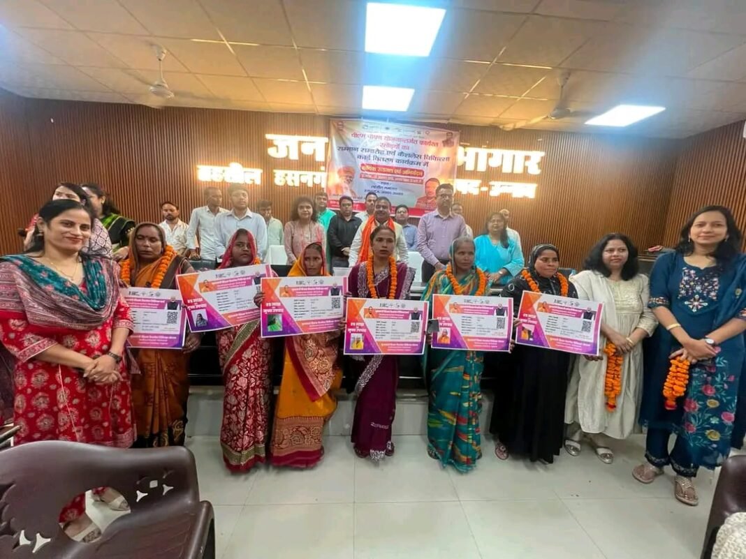 रसोइयों के सम्मान और स्वास्थ्य की दिशा में सरकार का बड़ा कदम – बृजेश रावत रसोइयों के सम्मान और स्वास्थ्य की दिशा में सरकार का बड़ा कदम – बृजेश रावत
