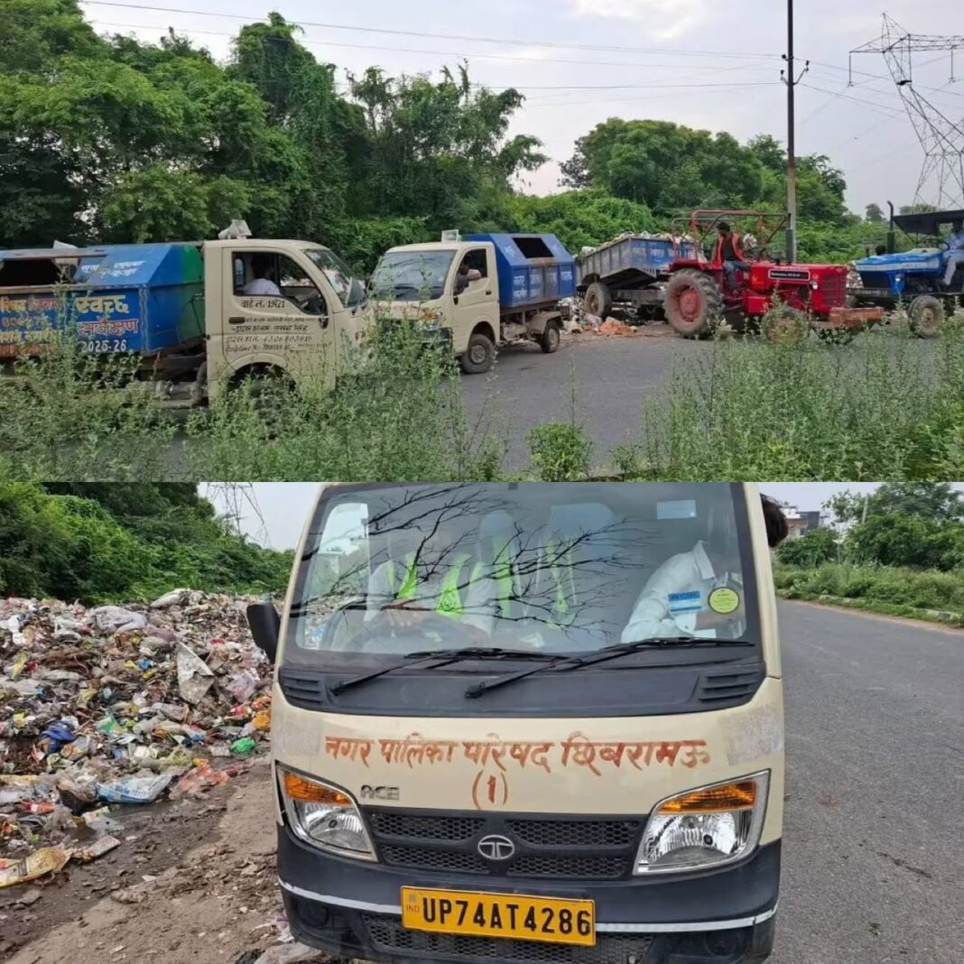 सड़क किनारे बनाया कचरे का पहाड़, ग्रामीणों का जीना मुहाल सड़क किनारे बनाया कचरे का पहाड़, ग्रामीणों का जीना मुहाल