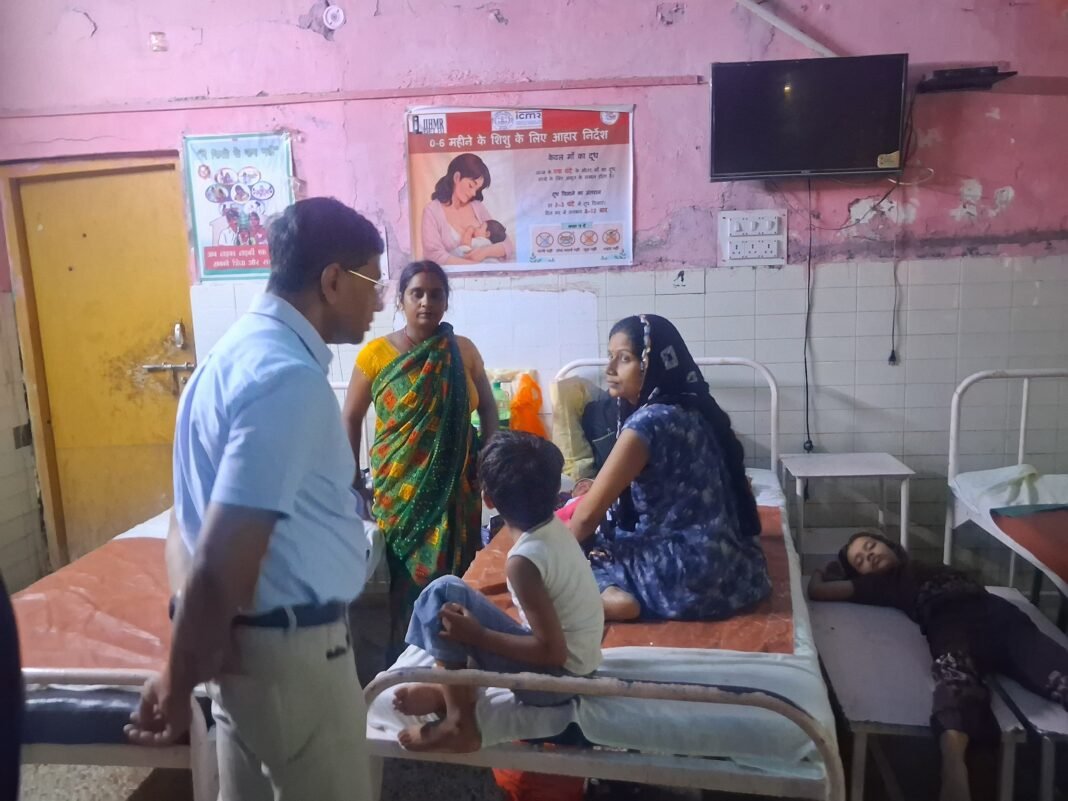 नवाबगंज सीएचसी के निरीक्षण में मिली खामियां, अपर निदेशक ने जताई नाराजगी नवाबगंज सीएचसी के निरीक्षण में मिली खामियां, अपर निदेशक ने जताई नाराजगी