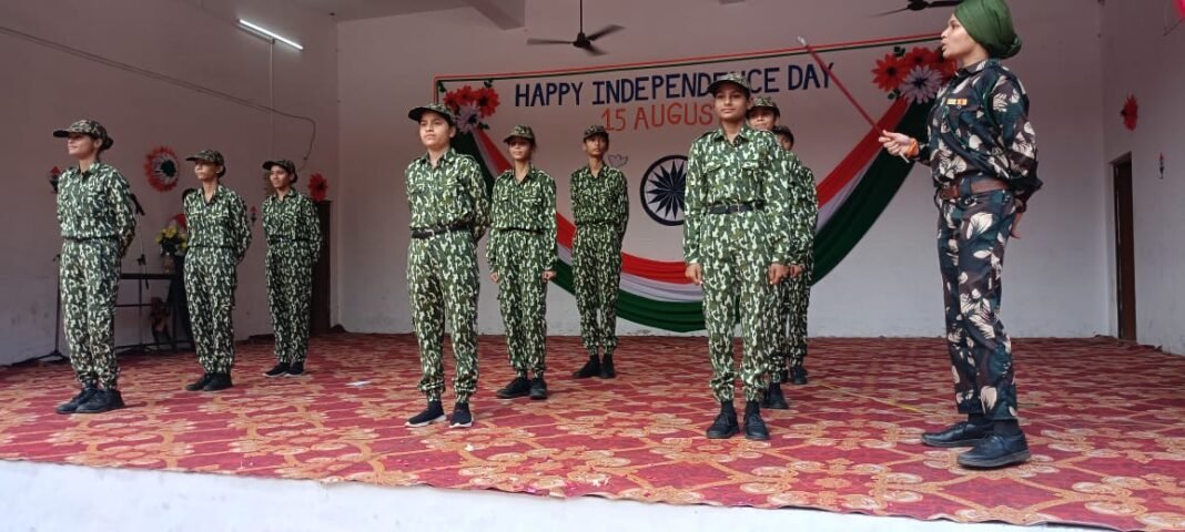 जिले में धूम धाम से मनाई गई आजादी की 80 वीं वर्षगांठ जिले में धूम धाम से मनाई गई आजादी की 80 वीं वर्षगांठ